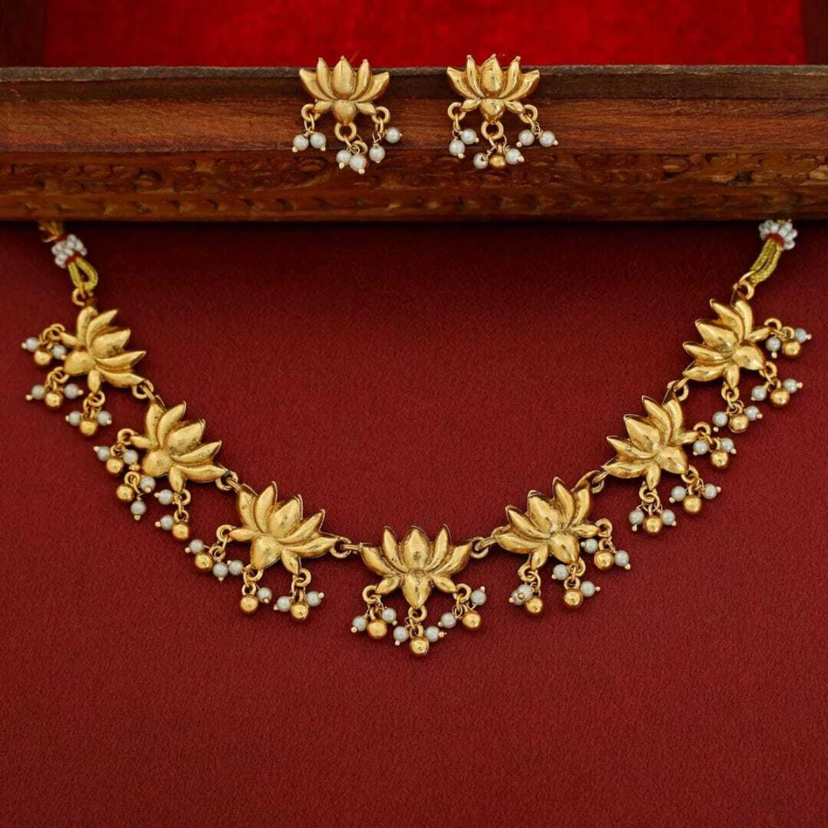 Minimalist Gold Chain Necklace Set with Earrings